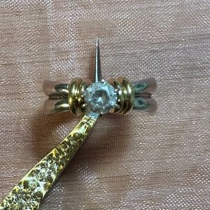 18k White and yellow Gold Ring with a diamond